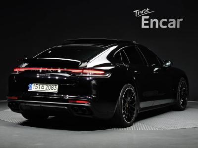 2021 Porsche Panamera