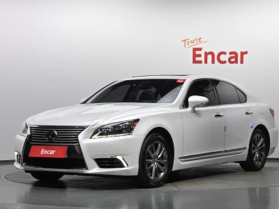 2016 Lexus LS