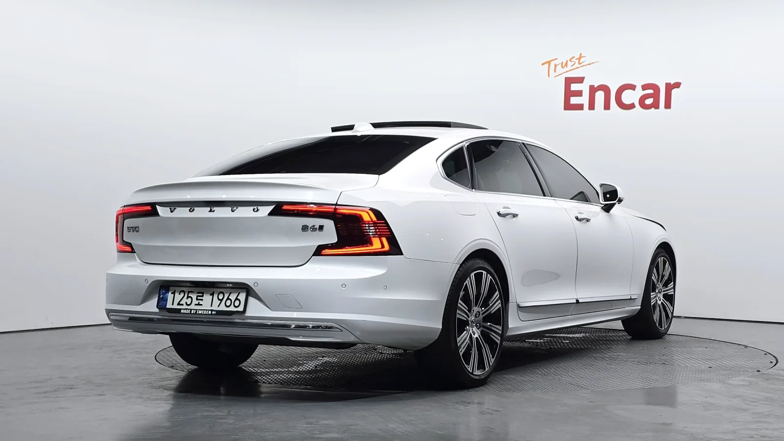 2023 Volvo S90