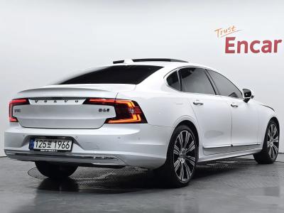 2023 Volvo S90