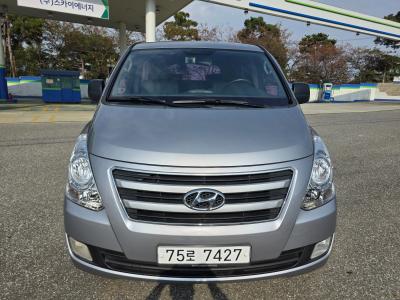 2018 Hyundai Starex