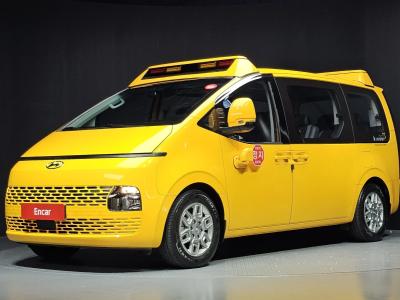 2024 Hyundai Staria