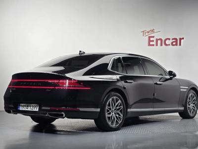 2023 Genesis G90