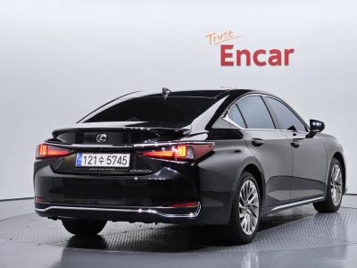 2026 Lexus ES