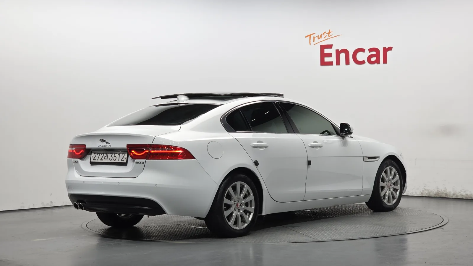 2018 Jaguar XE