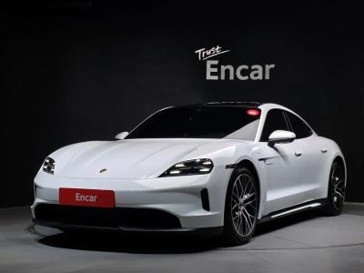 2025 Porsche Taycan