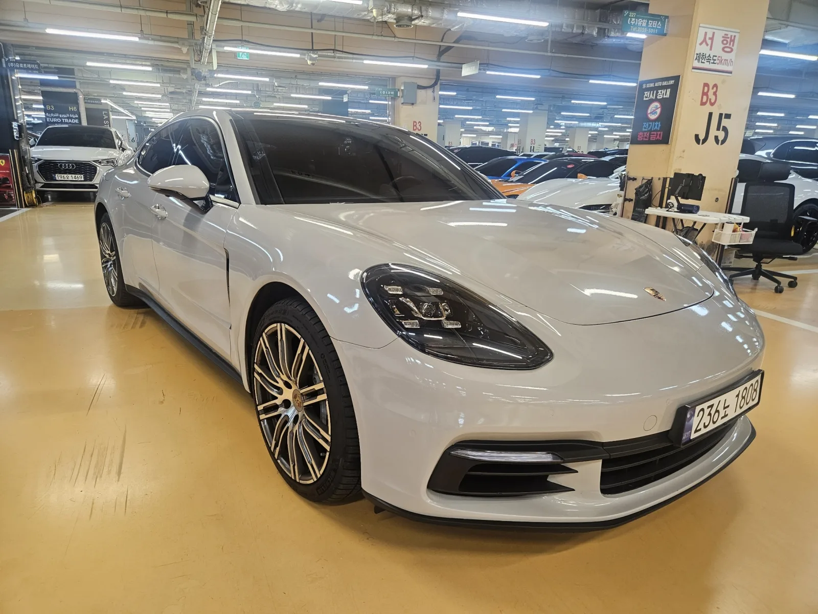 2018 Porsche Panamera