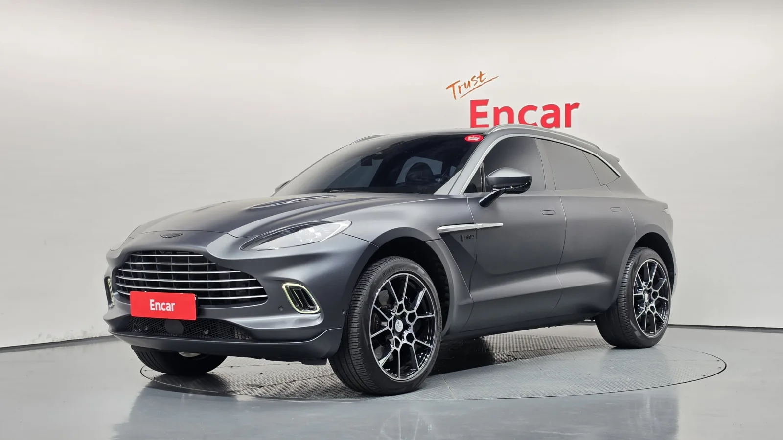 2021 Aston Martin DBX