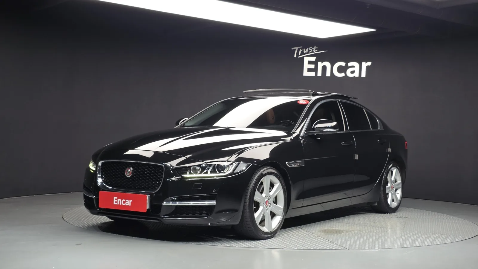 2016 Jaguar XE