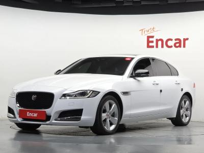 2017 Jaguar XF
