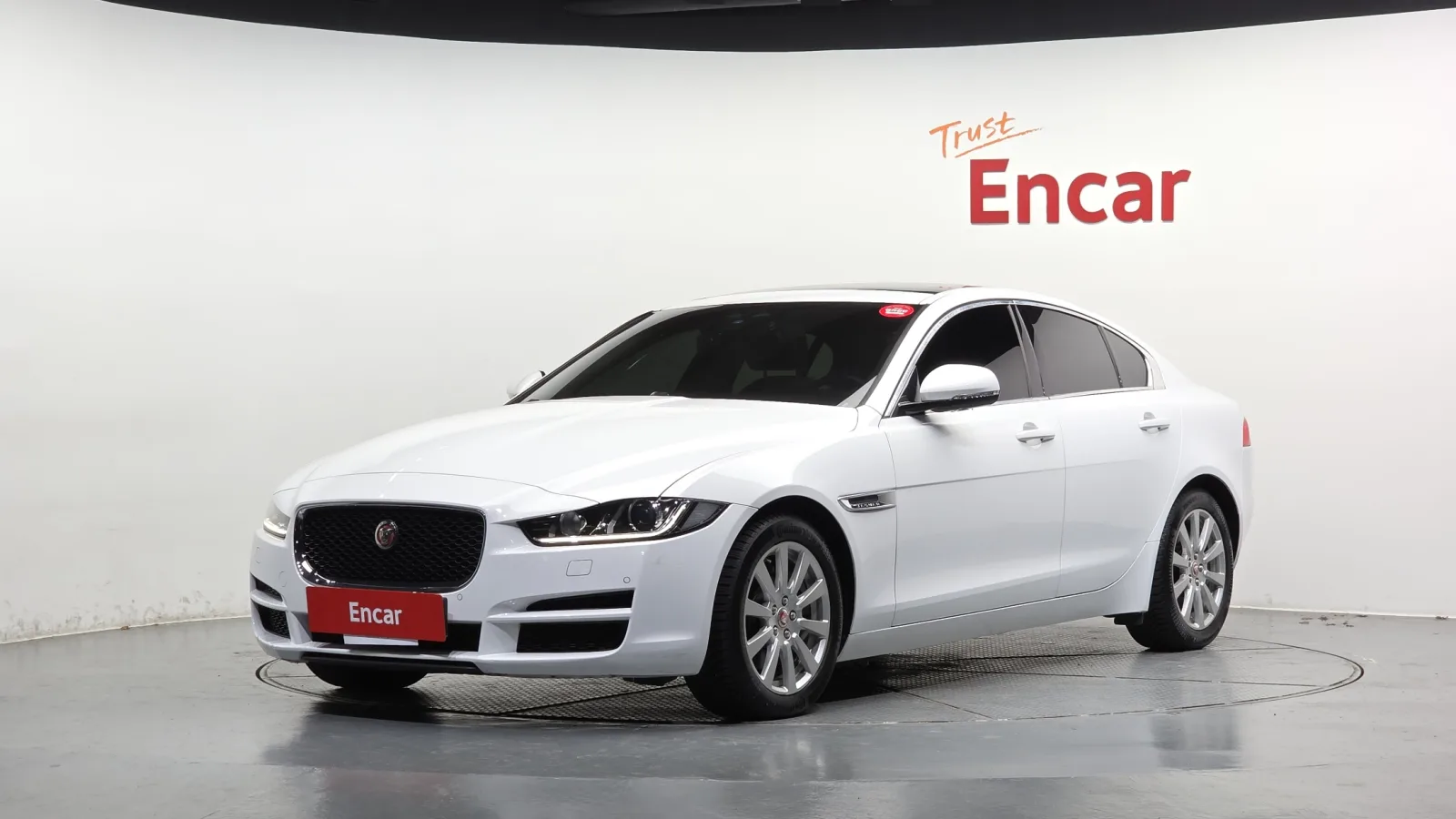 2016 Jaguar XE