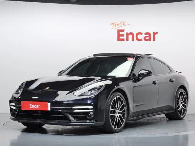 2022 Porsche Panamera