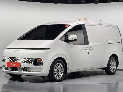 2025 Hyundai Staria