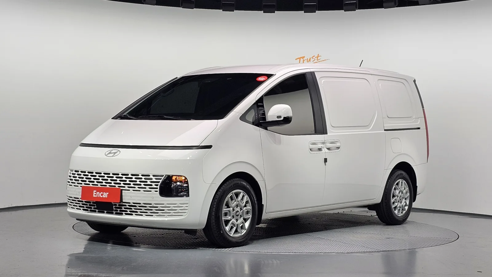 2025 Hyundai Staria