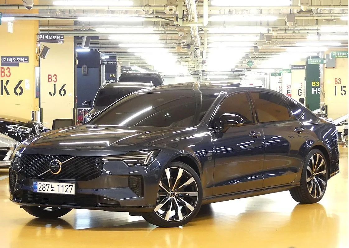 2026 Volvo S90