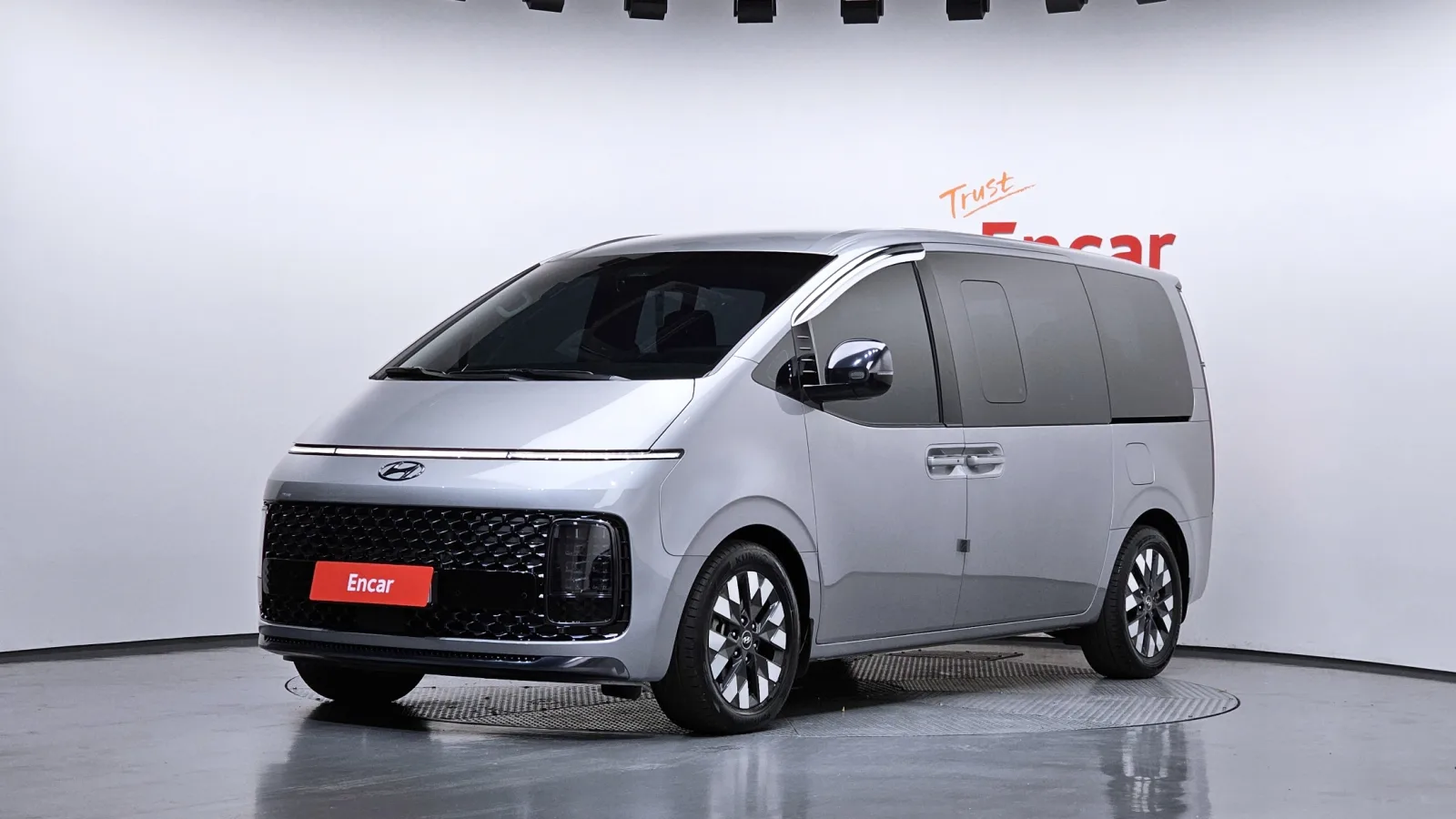 2023 Hyundai Staria