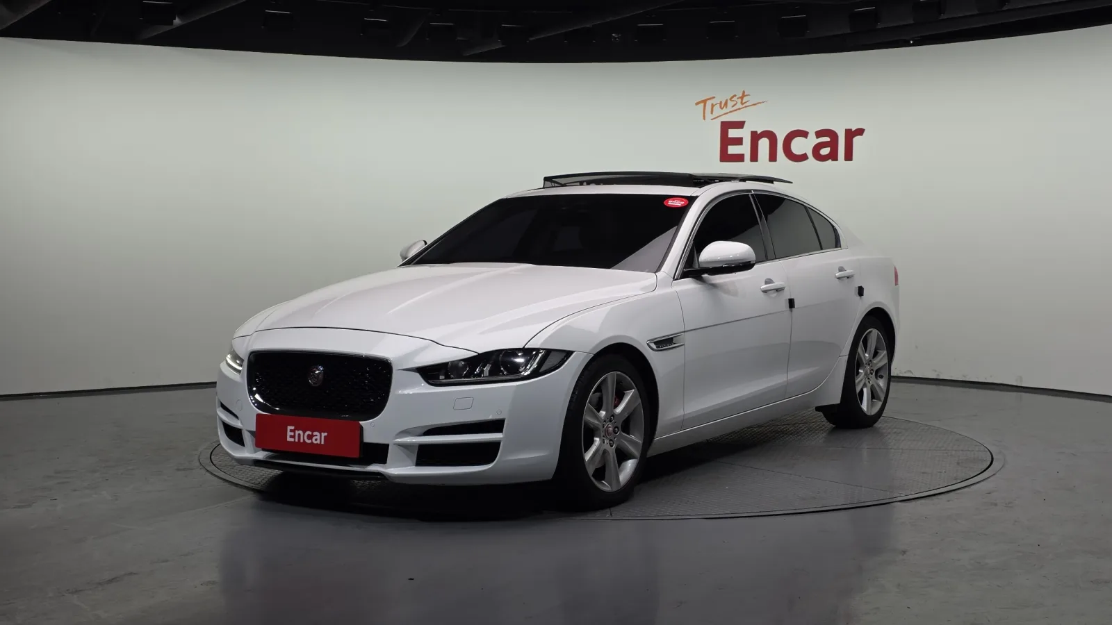 2016 Jaguar XE