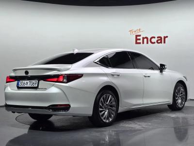 2026 Lexus ES