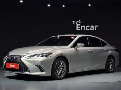2019 Lexus ES