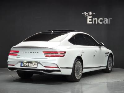 2025 Genesis G80
