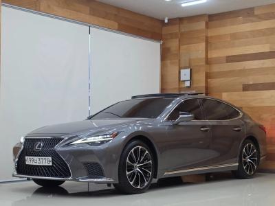 2022 Lexus LS