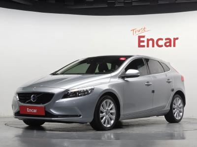 2016 Volvo V40