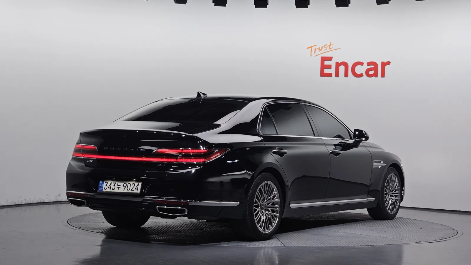 2021 Genesis G90