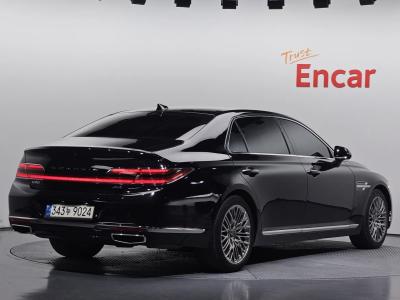 2021 Genesis G90