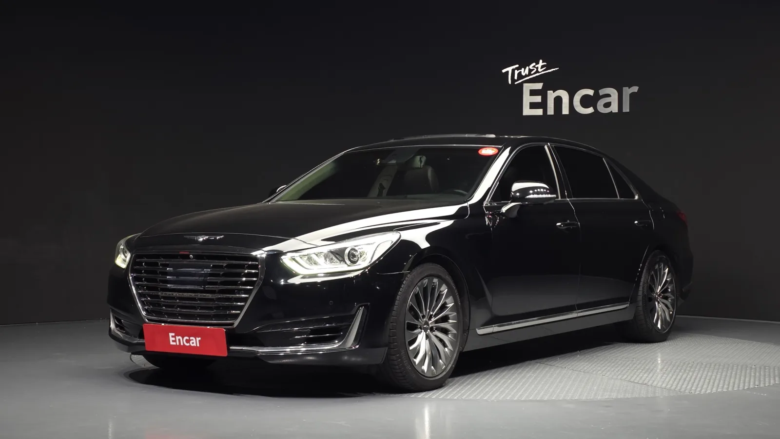 2016 Genesis EQ900