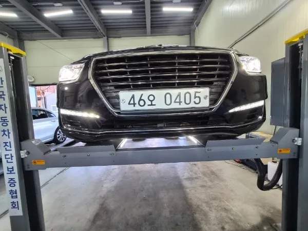 2016 Genesis EQ900