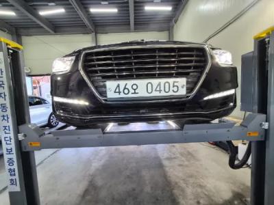 2016 Genesis EQ900