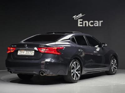 2018 Nissan Maxima