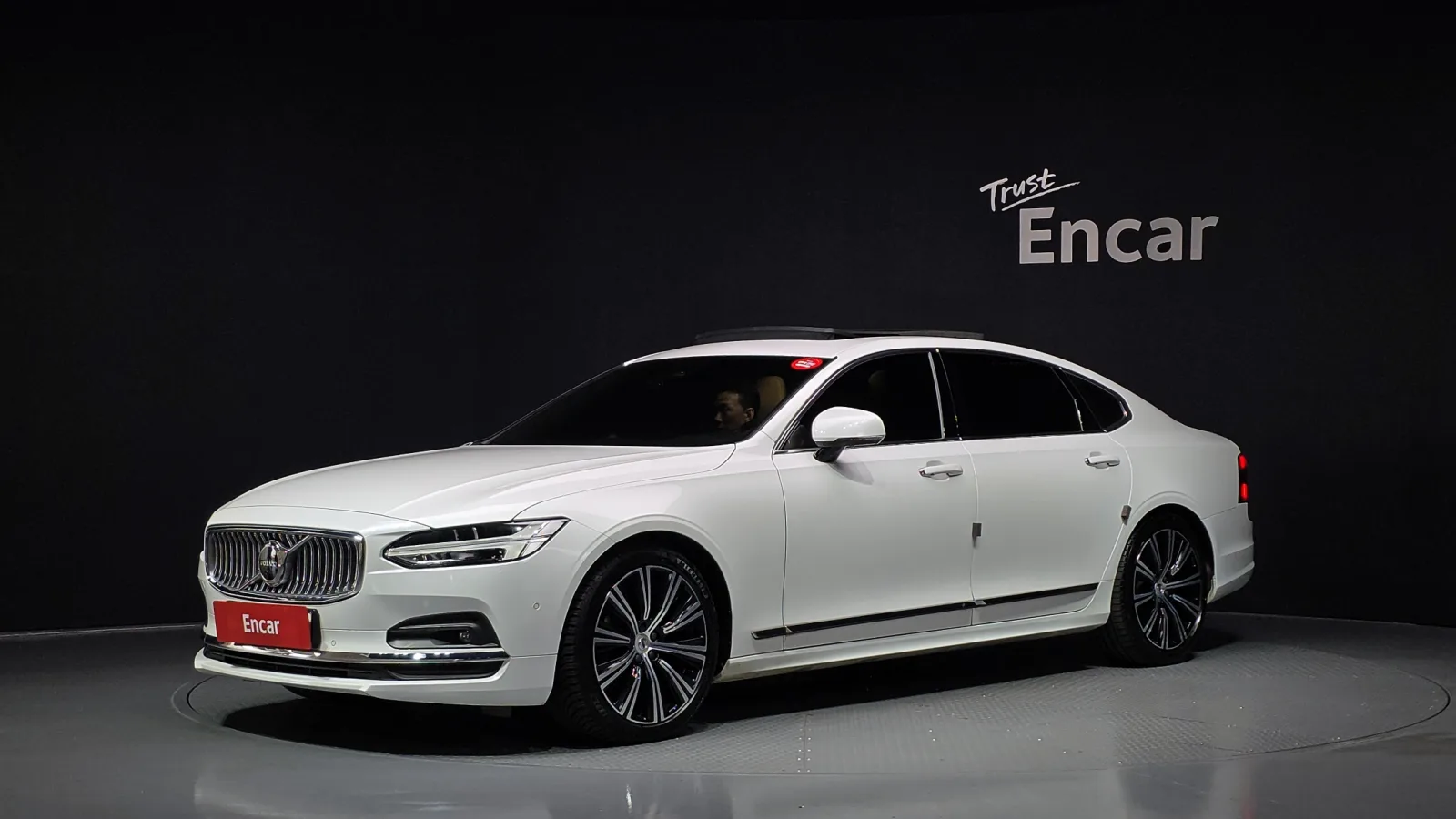 2022 Volvo S90