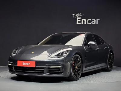 2018 Porsche Panamera
