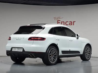 2017 Porsche Macan