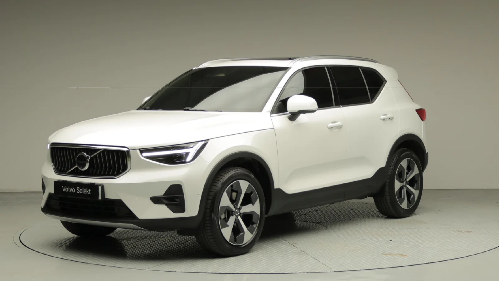 2025 Volvo XC40