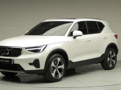 2025 Volvo XC40