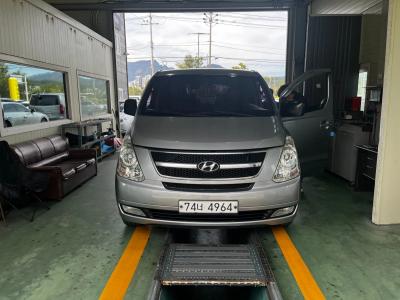 2012 Hyundai Starex
