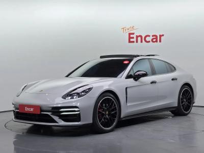2021 Porsche Panamera