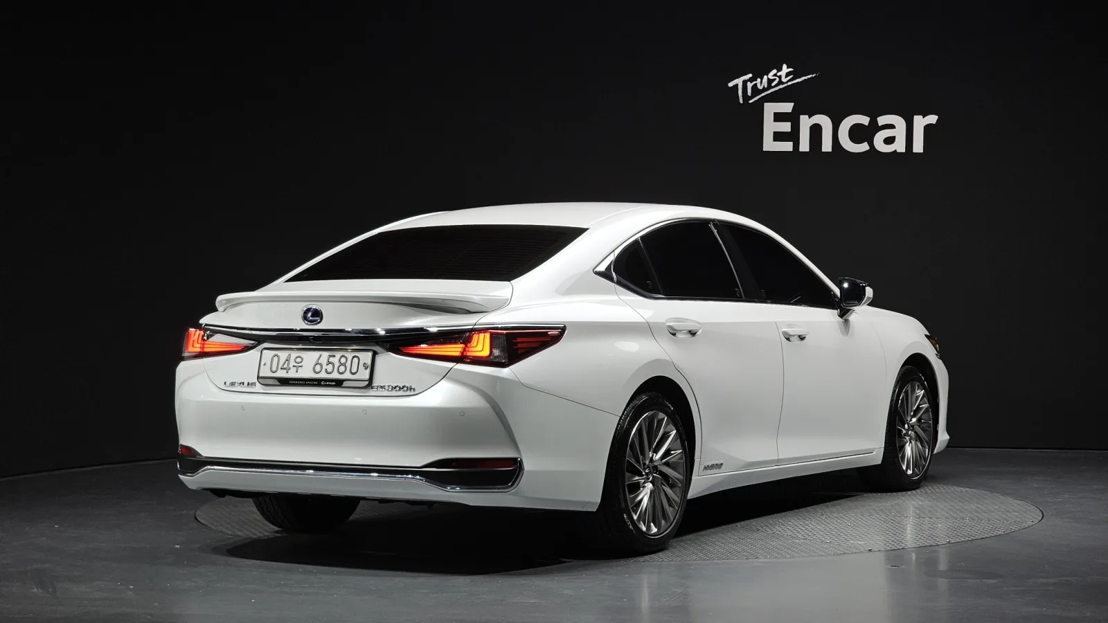 2019 Lexus ES
