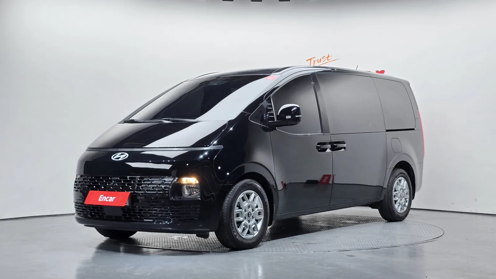 2025 Hyundai Staria