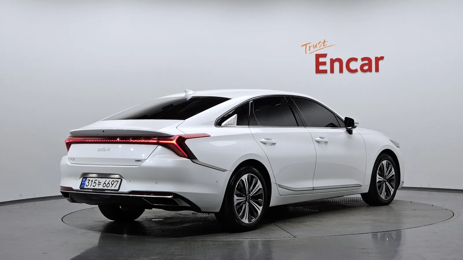 2023 Kia K8