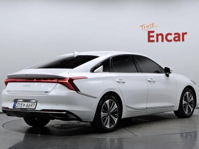 2023 Kia K8