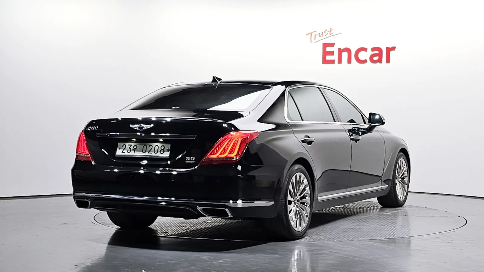 2016 Genesis EQ900