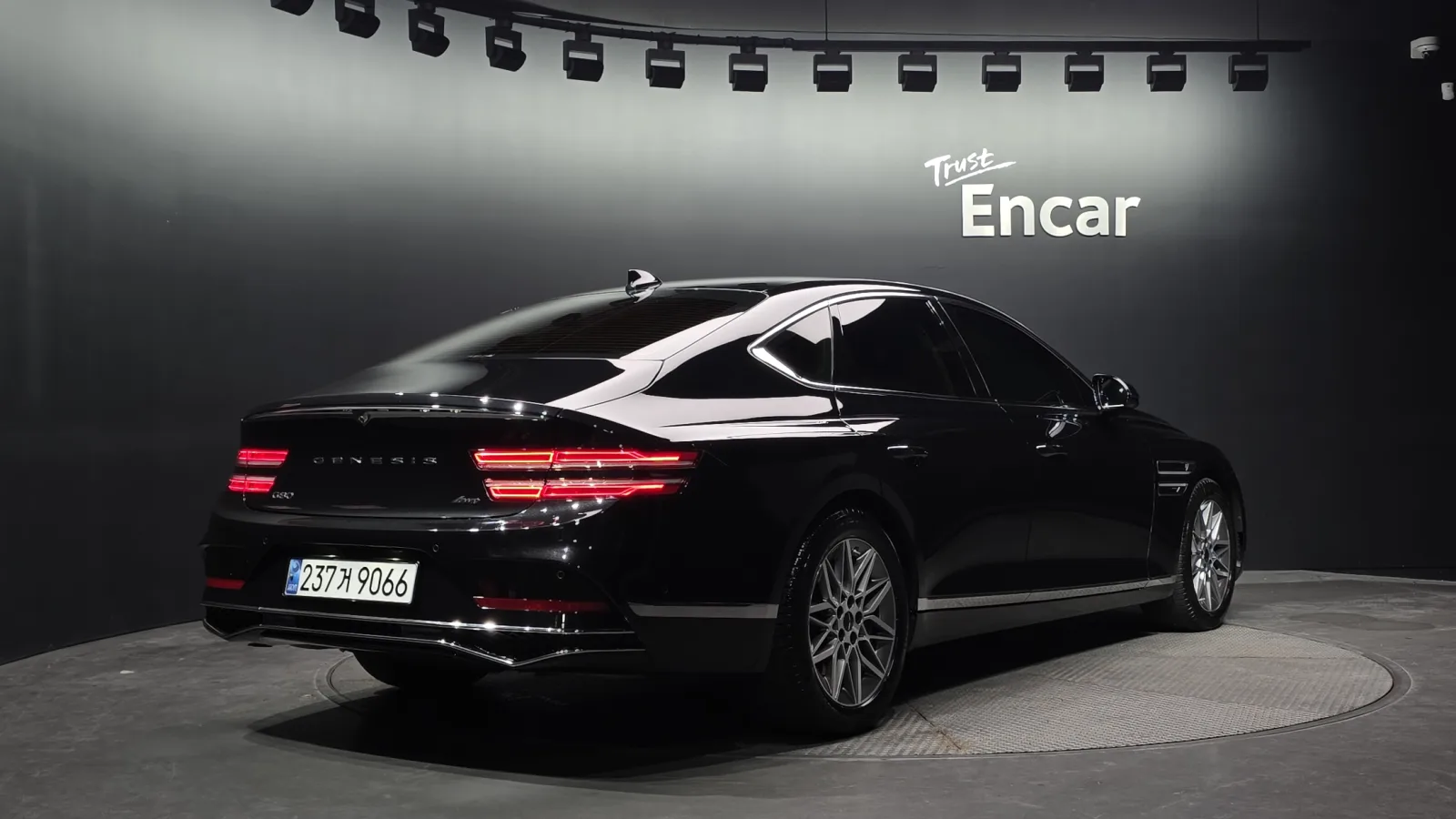 2025 Genesis G80