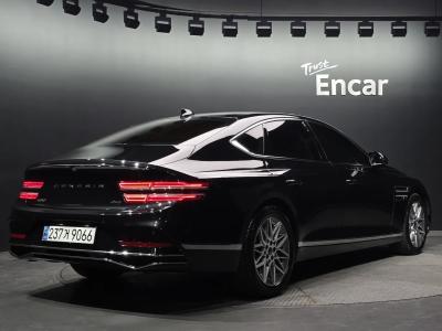 2025 Genesis G80