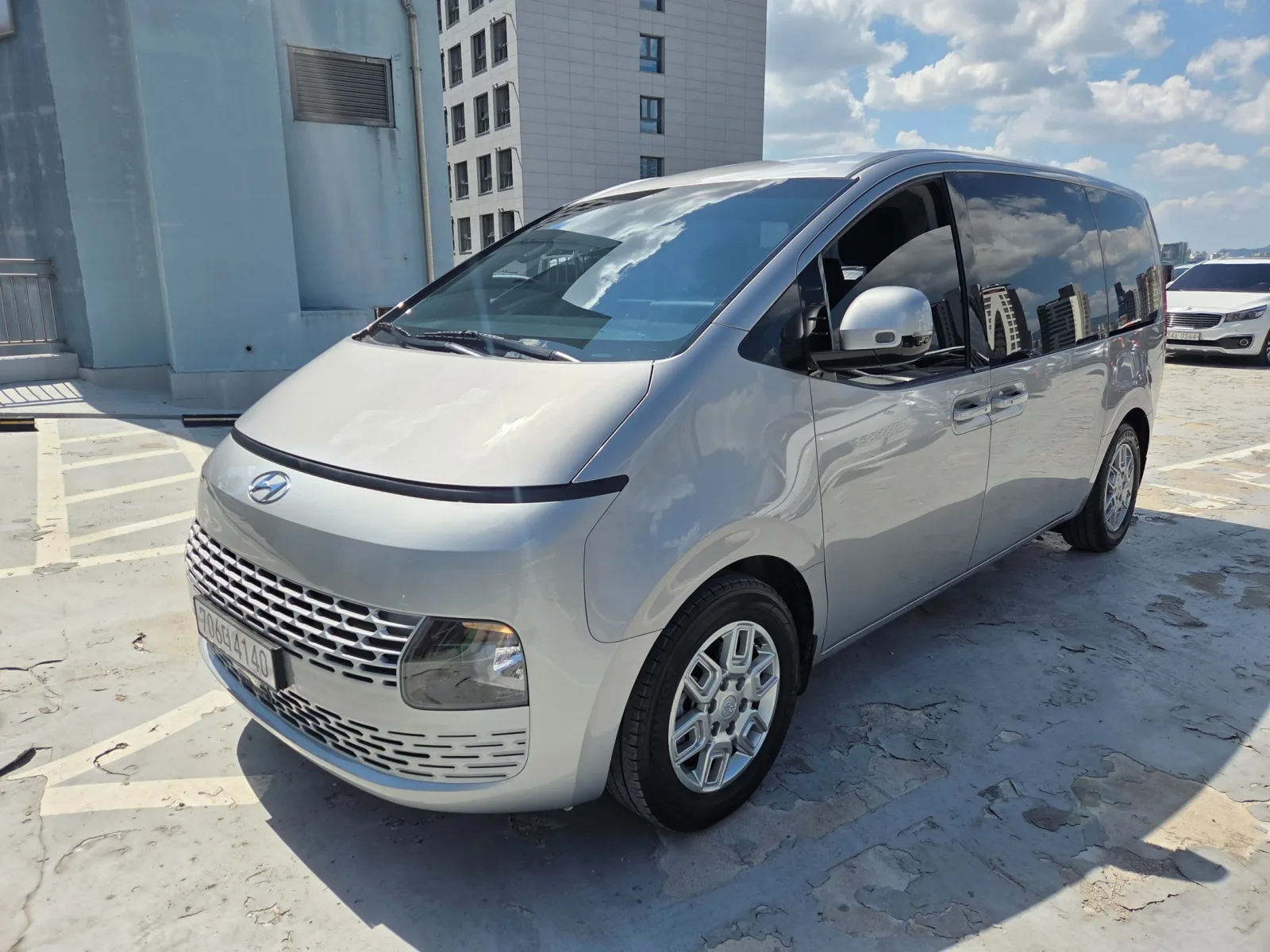 2023 Hyundai Staria