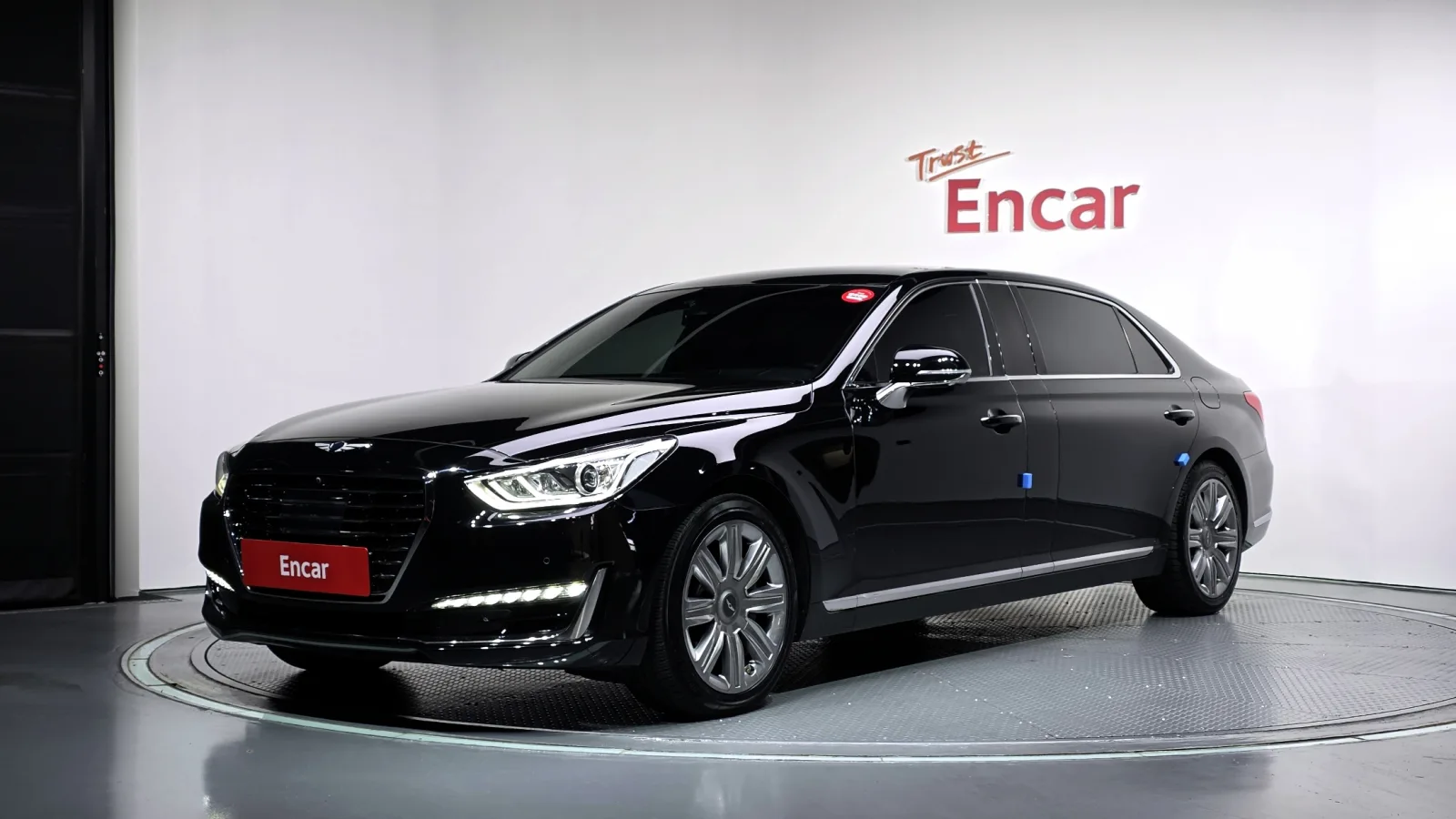 2016 Genesis EQ900
