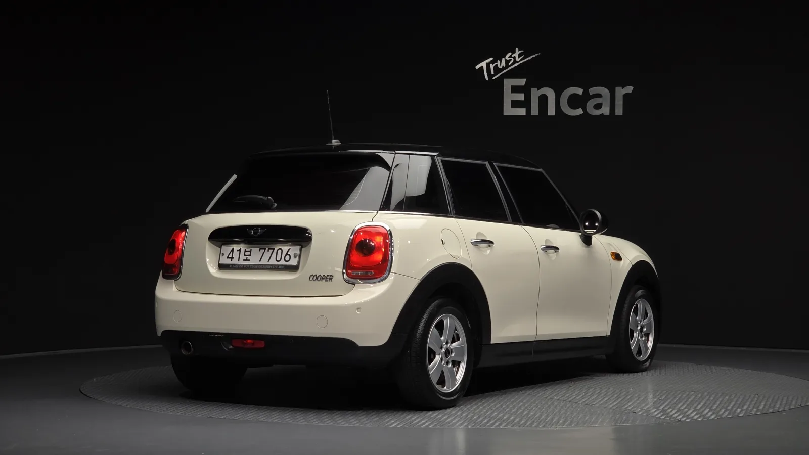 2017 MINI Cooper