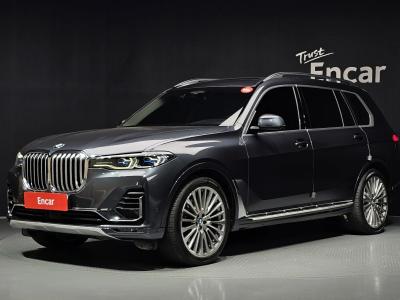 2022 BMW X7